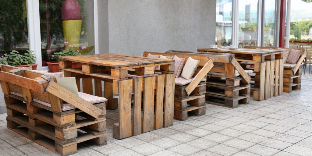 How to Preserve Outdoor Furniture?